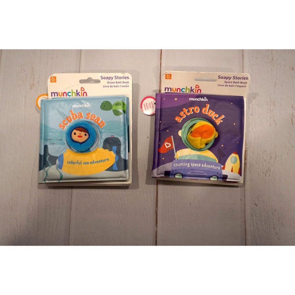 Munchkin Soapy Finger Puppet Bath (2) Books: Scuba Sean & Astro Duck, NEW - Picture 2 of 12